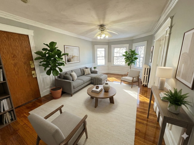 1496 Commonwealth Ave, Unit 4 in Boston, MA - Foto de edificio - Building Photo