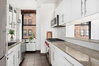 1 Wall St in New York, NY - Building Photo - Building Photo