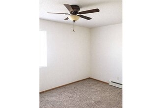 SOUTHERN HILLS in Oskaloosa, IA - Building Photo - Building Photo