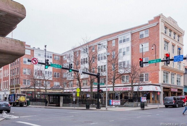 196 Crown St in New Haven, CT - Building Photo - Building Photo