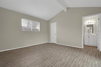 6305 Emerald Forest Dr in Austin, TX - Building Photo - Building Photo