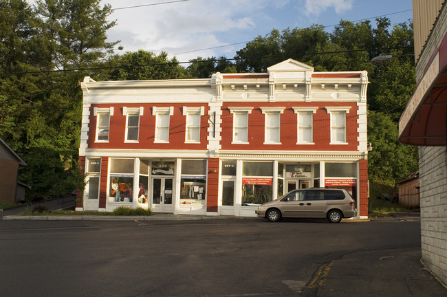 Sally's House in Christiansburg, VA - Foto de edificio - Building Photo