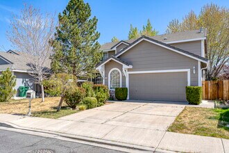 6168 Greenbrook Dr in Reno, NV - Building Photo - Building Photo