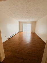 23 Crown St in Stafford, CT - Building Photo - Building Photo