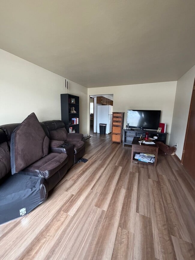 property at 102 S Midpark Dr