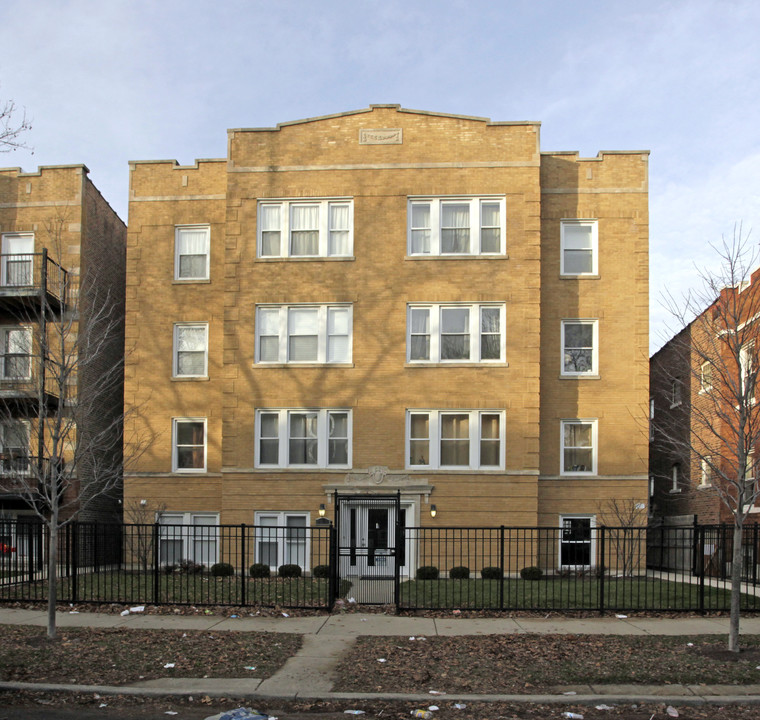 6118-6120 N Claremont Ave in Chicago, IL - Building Photo