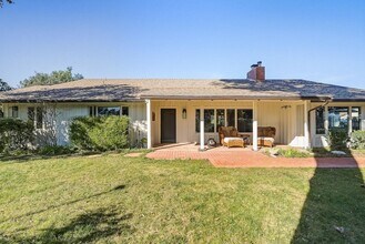 724 N Refugio Rd in Santa Ynez, CA - Building Photo - Building Photo