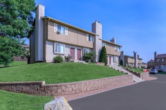 Woodside Apartment Homes in Colorado Springs, CO - Foto de edificio - Building Photo