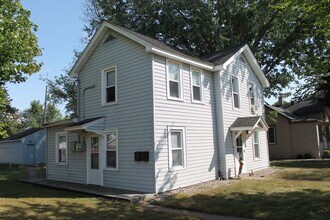 613 N Dewey St in Eau Claire, WI - Building Photo - Building Photo