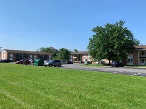 Riverbend Apartments in Clarksburg, WV - Building Photo - Building Photo