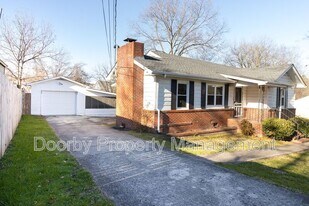 103 Bentley Dr in Rossville, GA - Building Photo