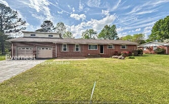 331 Serena Dr in Middle Valley, TN - Building Photo