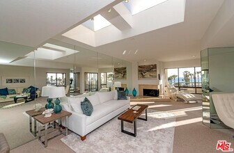 110 Ocean Park Blvd in Santa Monica, CA - Building Photo - Building Photo