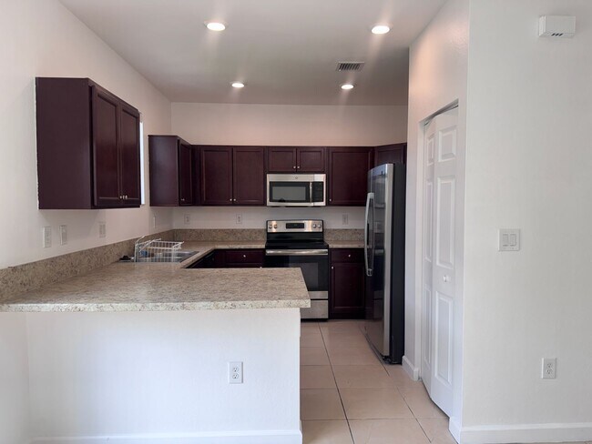 3757 SE 2nd St in Homestead, FL - Building Photo - Building Photo