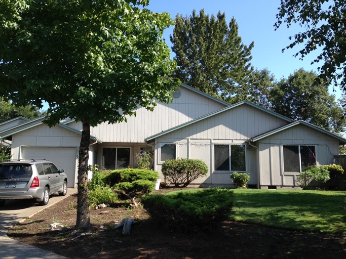 Crescent Gardens in Eugene, OR - Building Photo