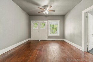 1206 S Rockford Ave, Unit 1206 in Tulsa, OK - Building Photo