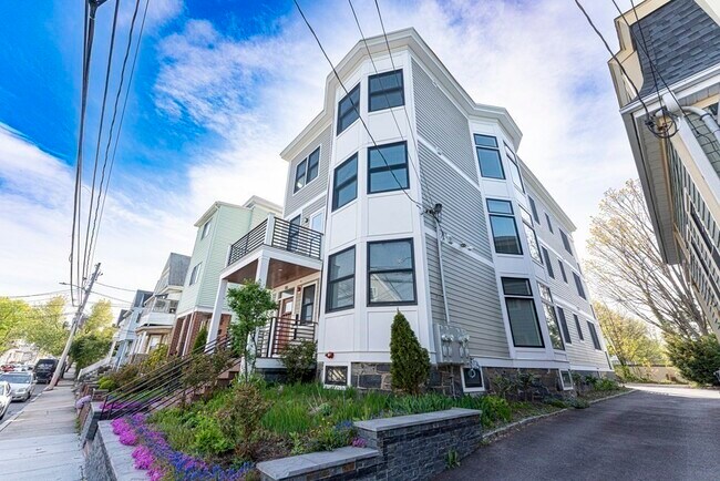 86 Fremont St in Somerville, MA - Building Photo - Building Photo