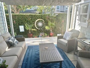 23907 Windward Ln in Santa Clarita, CA - Foto de edificio - Building Photo