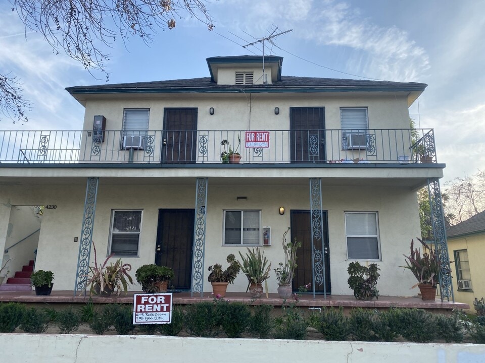 4230 Mission Inn Avenue, Unit Apartment 4 in Riverside, CA - Foto de edificio