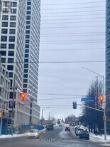 30 Elm Dr W in Mississauga, ON - Building Photo