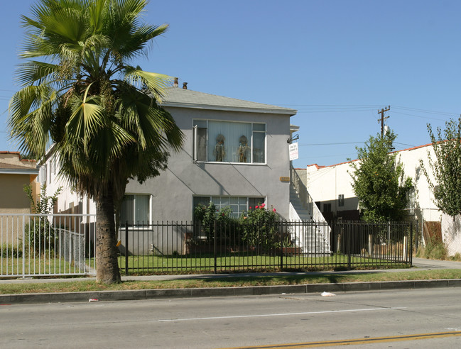 8633 State St in South Gate, CA - Foto de edificio - Building Photo