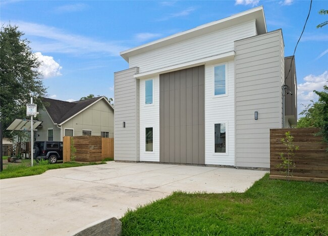 property at 8022 Colonial Ln