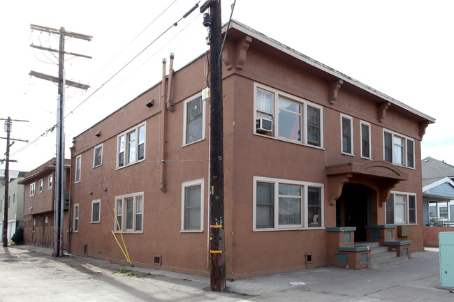 716 E 7th St in Long Beach, CA - Building Photo - Building Photo