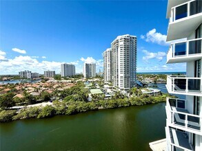 20505 E Country Club Dr in Aventura, FL - Foto de edificio - Building Photo