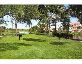 1215 Crystal Way-Unit -G in Delray Beach, FL - Building Photo - Building Photo