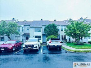 16 Gerard Pl in Sayreville, NJ - Building Photo - Building Photo