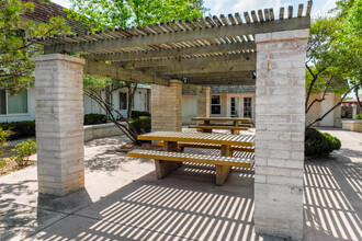 San Pedro Village in Albuquerque, NM - Foto de edificio - Building Photo