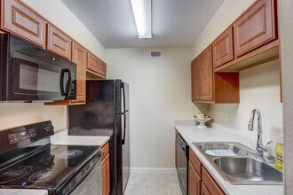 8415 Hearth Dr in Houston, TX - Building Photo - Building Photo