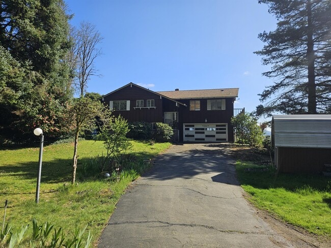property at 72562 Ivy Ln