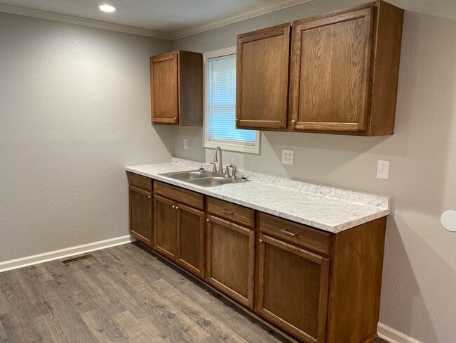 593 Hopper Barker Rd in Jackson, TN - Building Photo - Building Photo