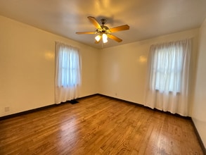 430 Stadium Dr in Fostoria, OH - Building Photo - Building Photo