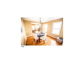 703 E Hector St in Conshohocken, PA - Foto de edificio - Building Photo
