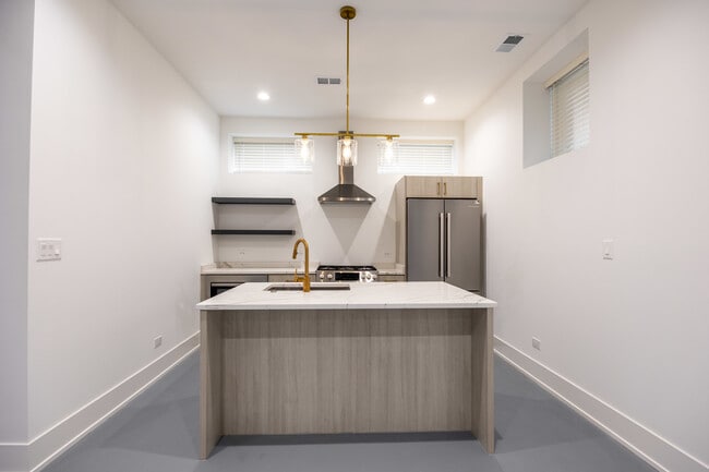 1814 W Thomas St in Chicago, IL - Building Photo - Building Photo