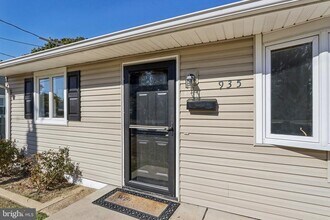 935 Mt Rd in Burlington, NJ - Building Photo - Building Photo