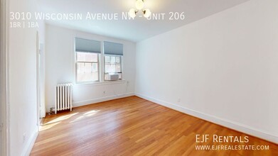 3010 Wisconsin Ave NW in Washington, DC - Building Photo - Building Photo