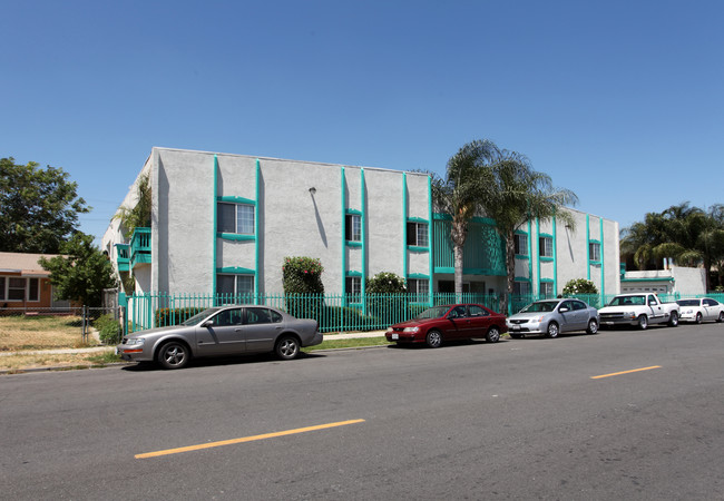 1335 W 2nd St in Pomona, CA - Foto de edificio - Building Photo