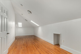 103 Summer St, Unit 3 in Somerville, MA - Building Photo - Building Photo