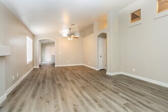 7033 Golden Desert Ave in Las Vegas, NV - Building Photo - Building Photo