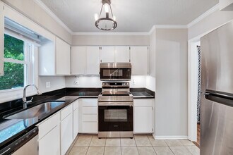 5540 Kaplan Dr in Raleigh, NC - Building Photo - Building Photo