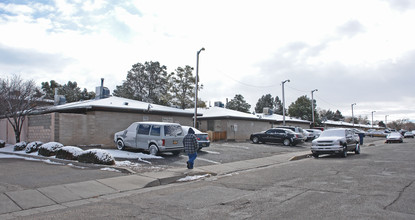 512-516 Madeira Dr SE in Albuquerque, NM - Foto de edificio - Building Photo