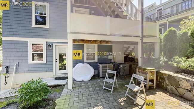 7 Acron Rd, Unit #1 in Brookline, MA - Building Photo - Building Photo