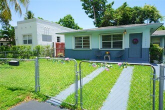 10839 NE 2nd Pl in Miami, FL - Building Photo - Building Photo