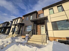 8008 Cedric Mah Rd in Edmonton, AB - Building Photo