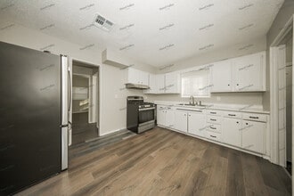 3316 SW 51st St in Oklahoma City, OK - Building Photo - Building Photo