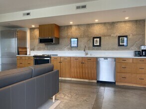 585 Blanchard Blvd in Mosier, OR - Building Photo - Building Photo