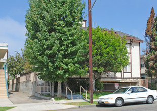 11801 Courtleigh Dr in Los Angeles, CA - Building Photo - Building Photo